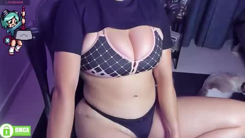 Snapshot of roxy_clark chatting on 03.12.26 Annah online show from 03.12.26