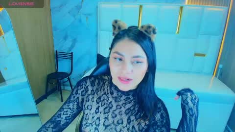 Snapshot of roxy_luxe_tf chatting on 05.06.26 Roxy online show from 05.06.26