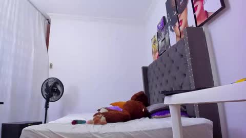 Snapshot of roxy_rebel chatting on 02.27.25 roxy online show from 02.27.25