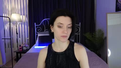 roxy_riot_ online show from 01.28.25