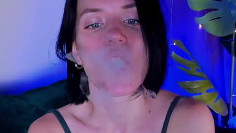 roxy_riot_ online show from 02.10.25