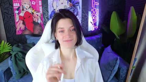 roxy_riot_ online show from 02.20.25