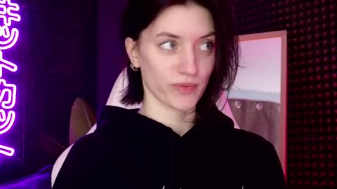 roxy_riot_ online show from 03.08.25