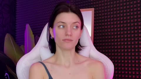 roxy_riot_ online show from 03.09.25