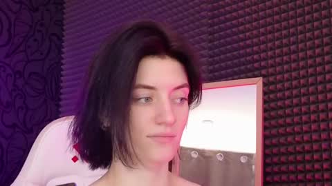 roxy_riot_ online show from 03.11.25