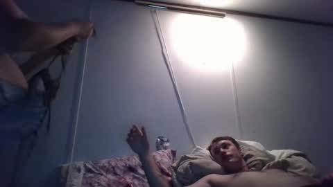 Snapshot of roxybcali chatting on 09.10.25 Roxy and Brock online show from 09.10.25