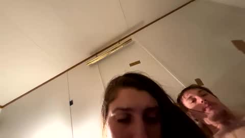 Snapshot of roxybcali chatting on 11.21.25 Roxy and Brock online show from 11.21.25