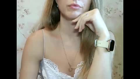 roxyfox18x01 online show from 10.23.25