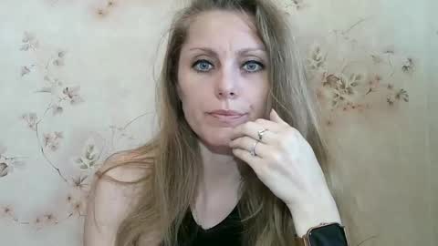 roxyfox18x01 online show from 04.17.26