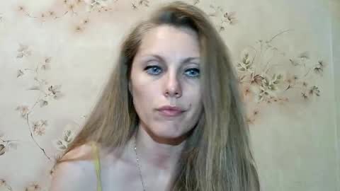 Snapshot of roxyfox18x01 chatting on 06.09.26 roxyfox18x01 online show from 06.09.26