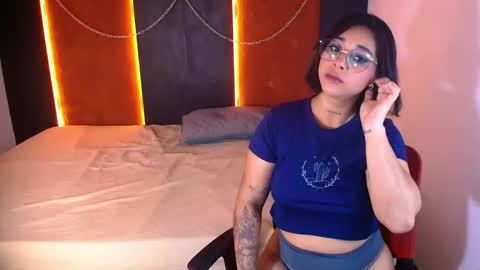 roxypalmer11 online show from 11.20.25