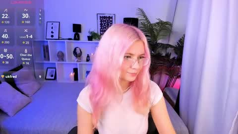 Snapshot of roxypinky chatting on 05.23.26 Roxy online show from 05.23.26