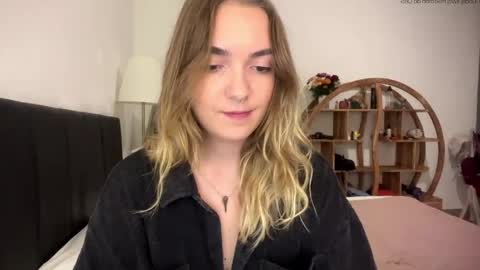 Roxy online show from 05.06.26