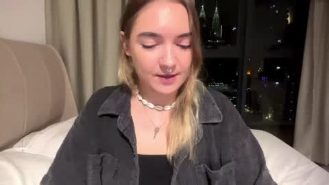Roxy online show from 05.21.26