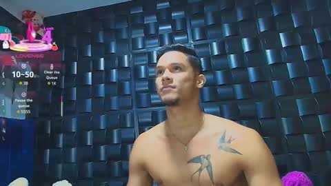 Snapshot of roy_barney chatting on 10.12.25 ANTONIO online show from 10.12.25