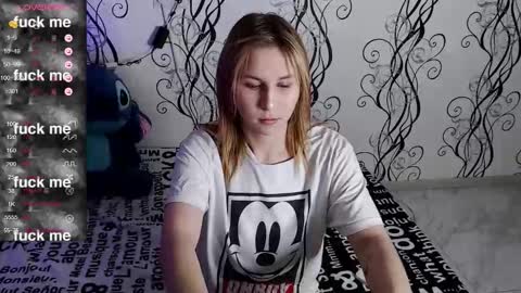 Snapshot of royangela chatting on 11.14.25 angela online show from 11.14.25