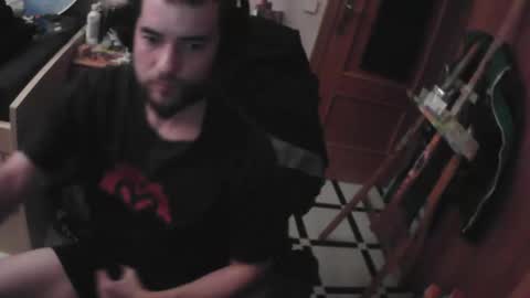 Snapshot of royer04 chatting on 10.04.25 royer04 online show from 10.04.25