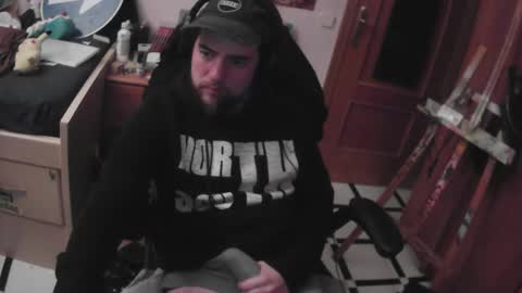 Snapshot of royer04 chatting on 11.30.25 royer04 online show from 11.30.25