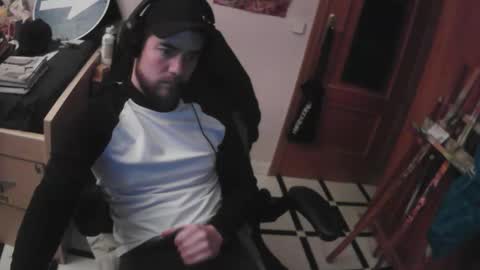 Snapshot of royer04 chatting on 12.19.25 royer04 online show from 12.19.25