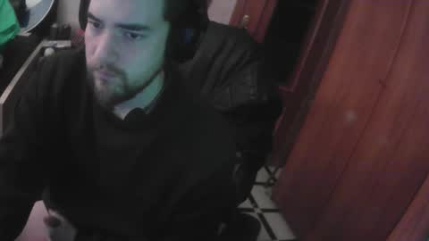 Snapshot of royer04 chatting on 02.04.26 royer04 online show from 02.04.26