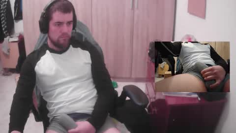 Snapshot of royer04 chatting on 02.20.26 royer04 online show from 02.20.26