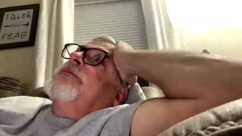 Snapshot of rs006 chatting on 10.23.25 rs006 online show from 10.23.25