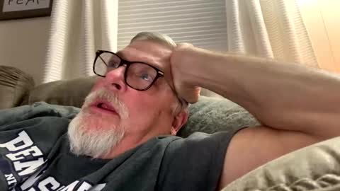 Snapshot of rs006 chatting on 11.25.25 rs006 online show from 11.25.25