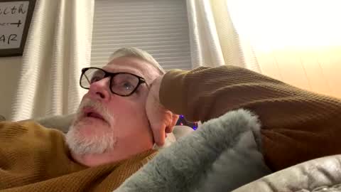 Snapshot of rs006 chatting on 12.15.25 rs006 online show from 12.15.25