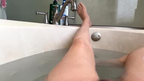 Snapshot of rsxxx130 chatting on 03.11.25 ireneTxCD online show from 03.11.25