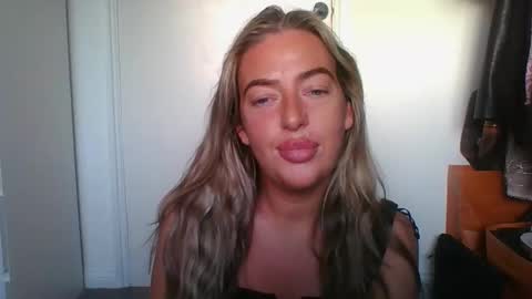 rubyredxxxoxxx online show from 10.04.25