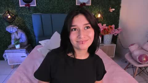 Snapshot of rubyvixxen_ chatting on 10.25.25 Ruby online show from 10.25.25