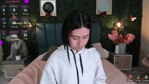 Snapshot of rubyvixxen_ chatting on 11.25.25 Ruby online show from 11.25.25