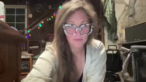 Snapshot of rubywavesback chatting on 12.04.25 rubywavesback online show from 12.04.25