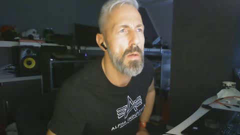 Chico que rico Caliente online show from 01.07.25