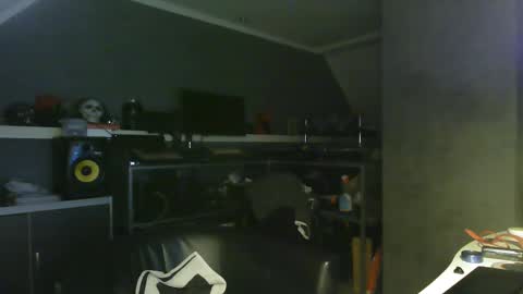 Chico que rico Caliente online show from 02.24.25