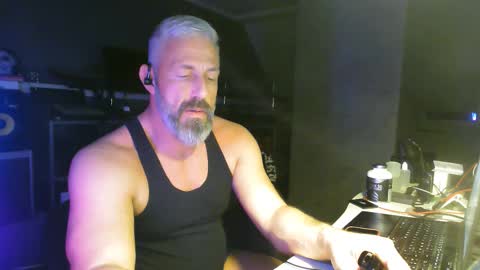 Snapshot of ruffi77 chatting on 01.18.26 Chico que rico Caliente online show from 01.18.26