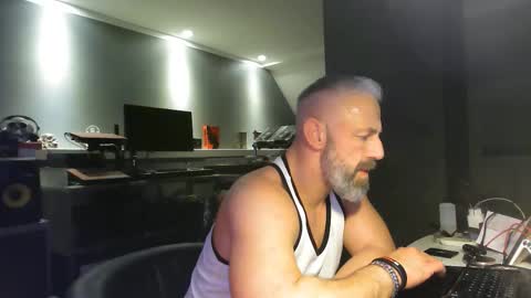 Snapshot of ruffi77 chatting on 02.17.26 Chico que rico Caliente online show from 02.17.26