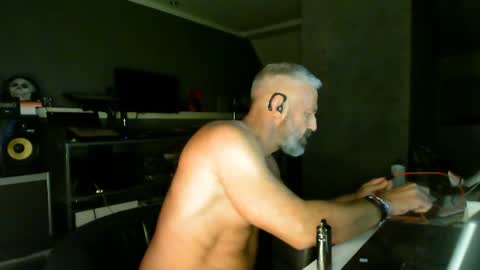 Snapshot of ruffi77 chatting on 06.28.26 Chico que rico Caliente online show from 06.28.26