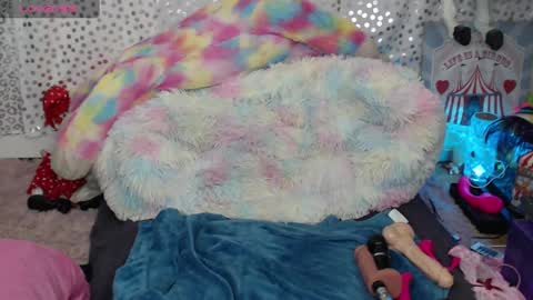 Jeanie online show from 03.04.25