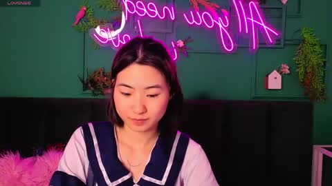 Snapshot of runi_asian chatting on 05.28.26 Runi online show from 05.28.26