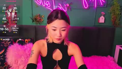 Snapshot of runi_asian chatting on 07.11.26 Runi online show from 07.11.26