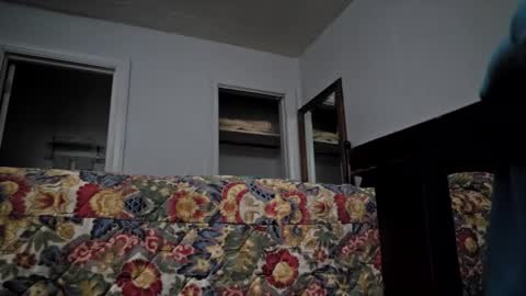 russell417673 online show from 11.14.25
