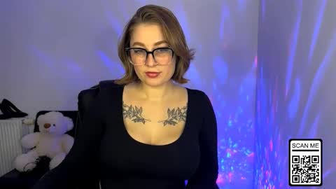 Snapshot of ruthless_111 chatting on 12.21.25 Nika online show from 12.21.25