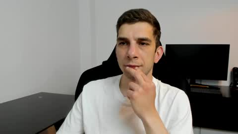 Snapshot of ryandusk chatting on 05.09.26 Andrew C. online show from 05.09.26