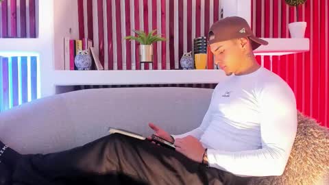 Snapshot of ryangreys01 chatting on 10.10.25 Ryan online show from 10.10.25