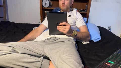 Snapshot of ryanj1zz chatting on 10.11.25 Ryan Jizz online show from 10.11.25