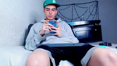 Snapshot of ryannhill_ chatting on 01.21.25 Ryannhill online show from 01.21.25