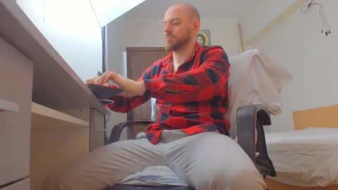 Ryanstone  online show from 04.03.26