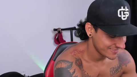 ryanwhite3 online show from 11.11.25