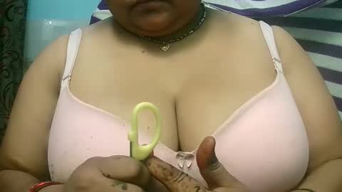 Snapshot of s03286 chatting on 10.09.25 HotLovers online show from 10.09.25